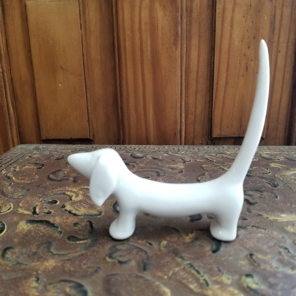 Wiener Dog Ring Holder, Dachshund with long tail - Picture 2 of 4